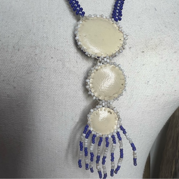 VTG Native American style seed bead beaded necklace on leather backed pendant - Picture 8 of 14